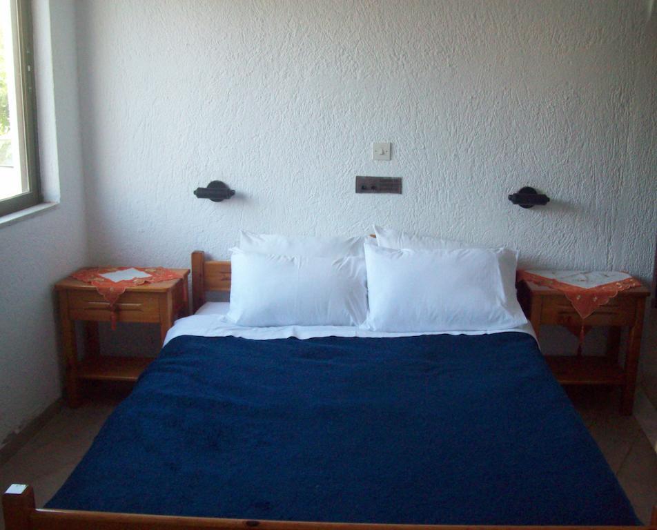 Gefyra Hotel Ayos Nikolaos Oda fotoğraf